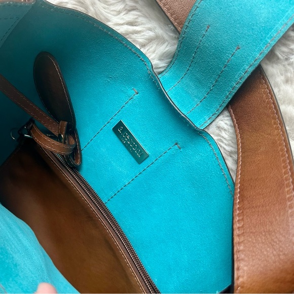 LIKE NEW A. Testoni Brown Soft Leather Shoulder Bag with Gold Clip - Picture 4 of 7